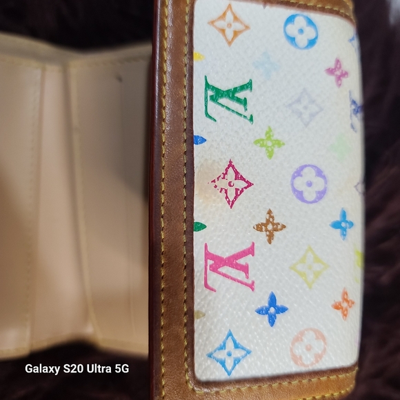 AUTHENTIC LOUIS VUITTON WHITE TRI-FOLD MULTI COLOR.  FREE KEY CHAIN - Picture 6 of 9